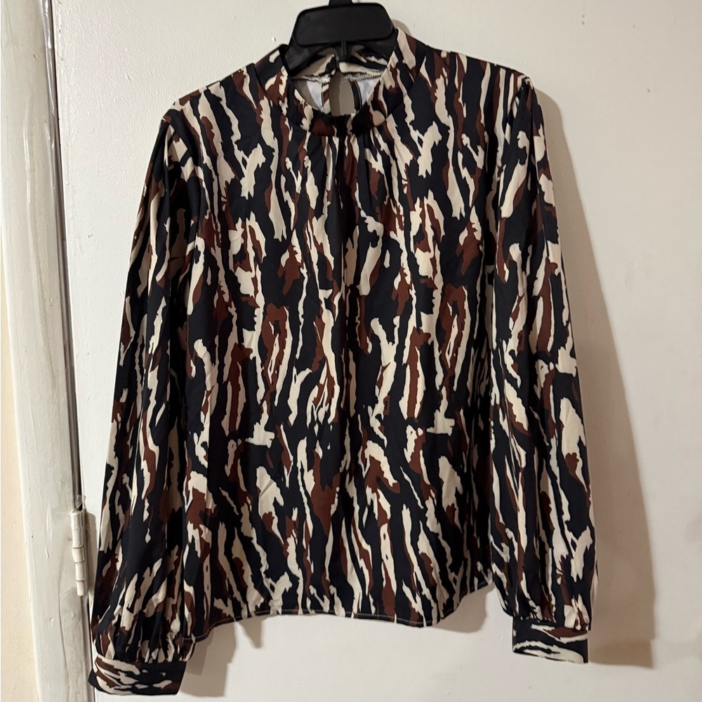 💚💚💚Womens Brown and Black Patterned blouse